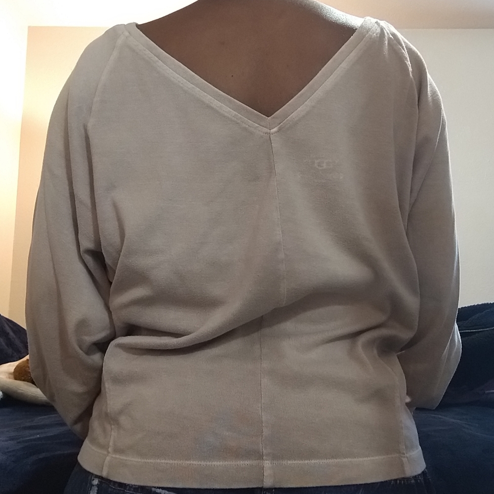 💙UGG Open Back Shirt (med only)💙 - Picture 3 of 11